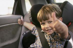 Как правильно перевозить детей в автомобиле – без автокресла никуда?