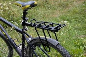 Багажник для велосипеда - как выбрать передний или на заднее колесо по конструкции, материалу и стоимости Велосипеды принято делить на несколько гру